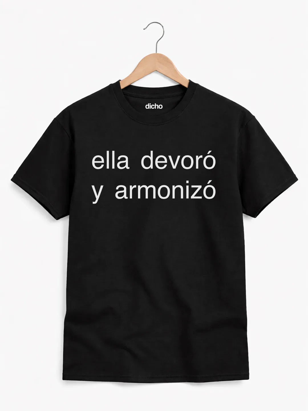 Remera «Ella devoró y armonizó»