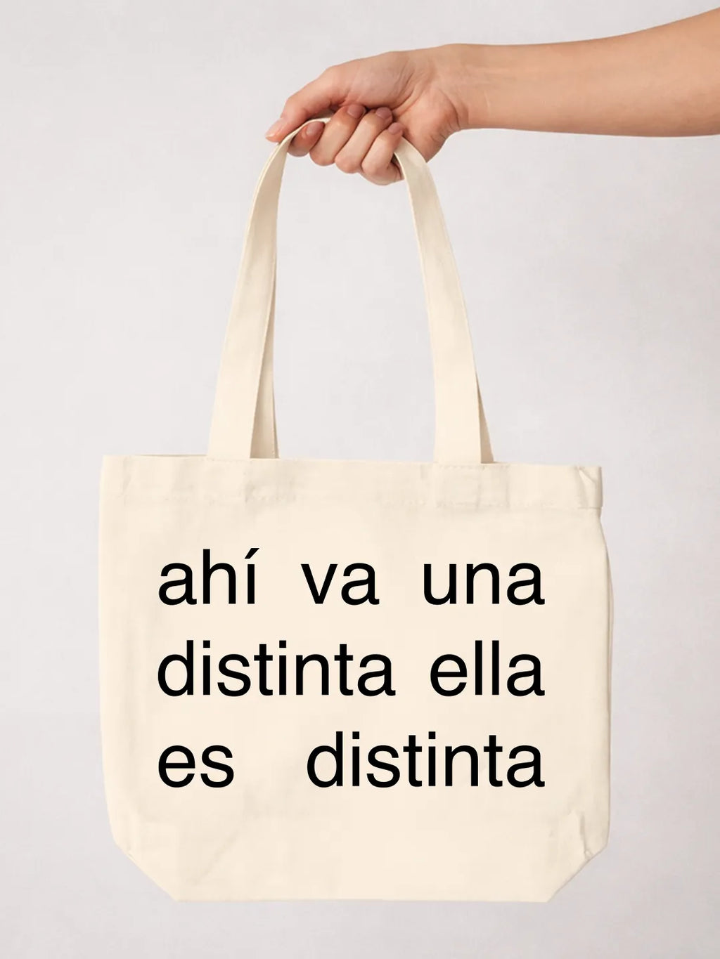 Tote bag «Ahí va una distinta»