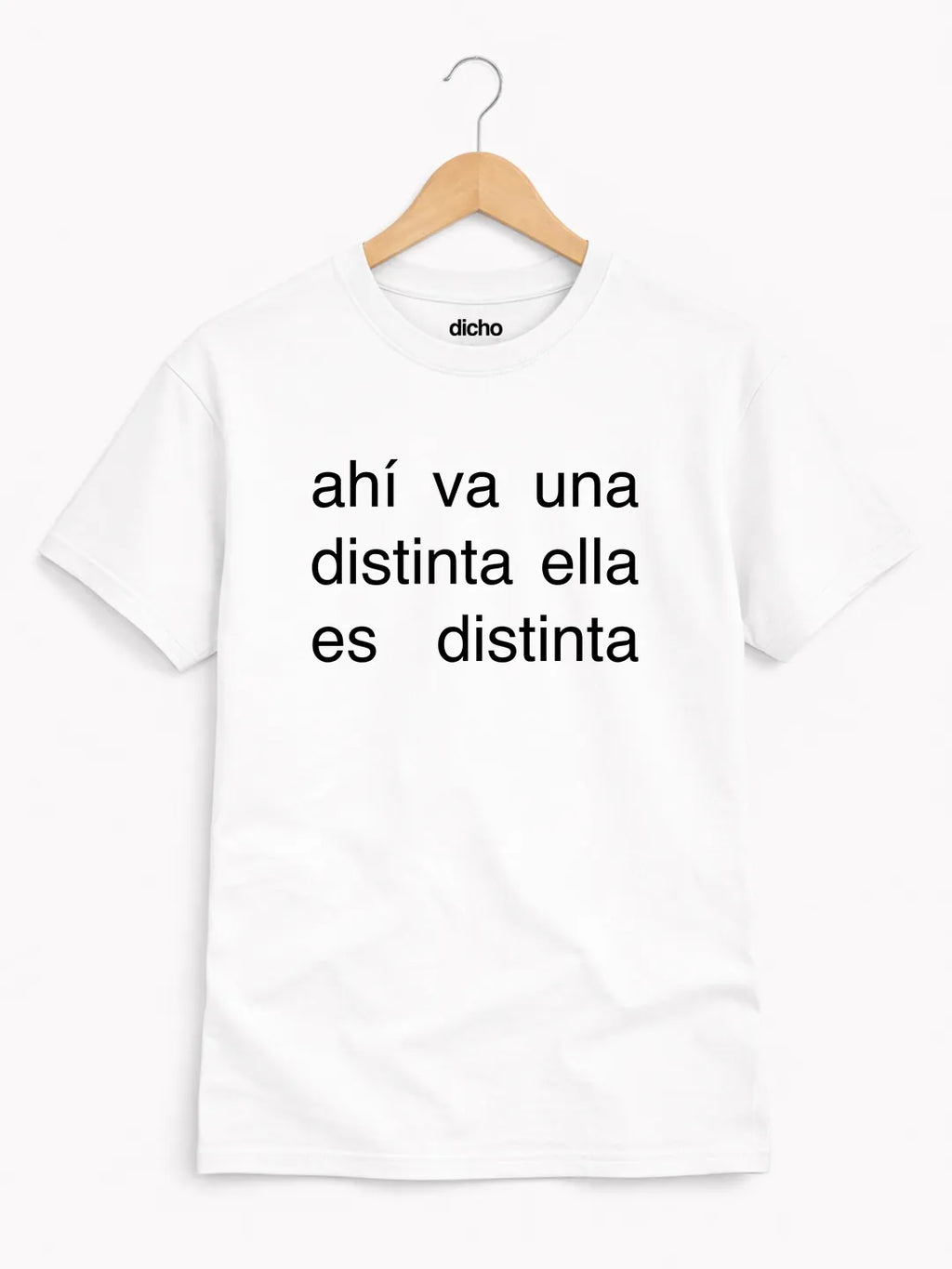 Remera «Ahí va una distinta»